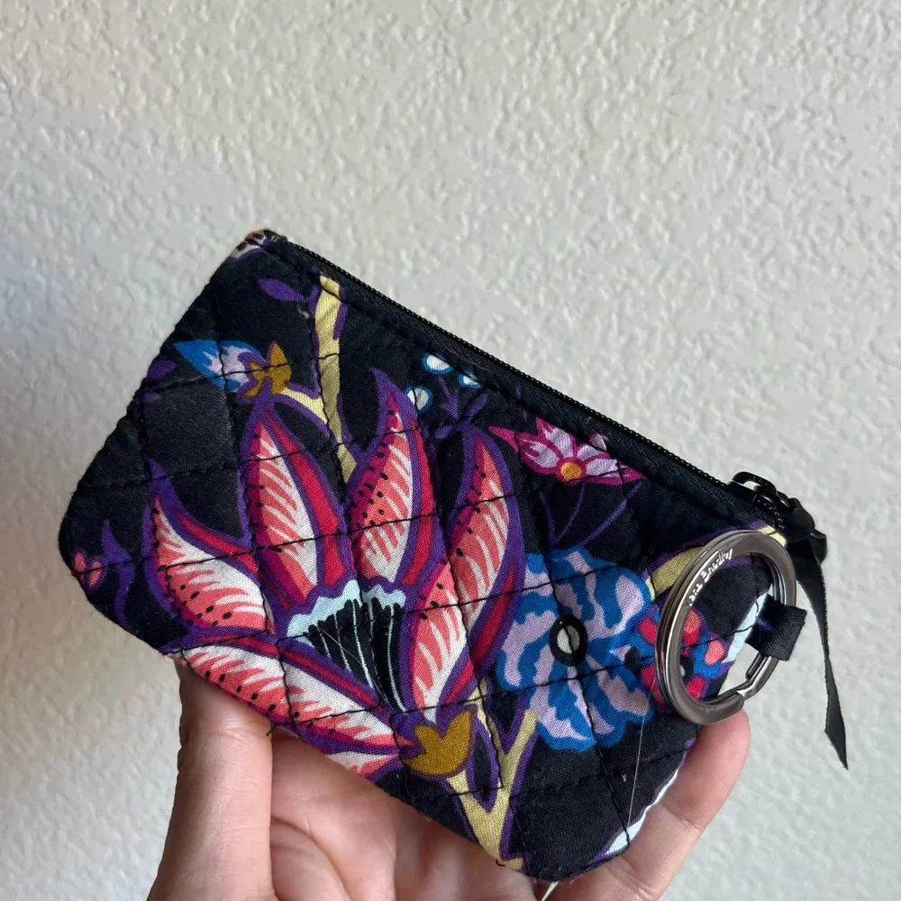 NWOT Vera Bradley Foxwood Floral Quilted Black and Purple Wristlet Cardholder - Picture 1 of 3